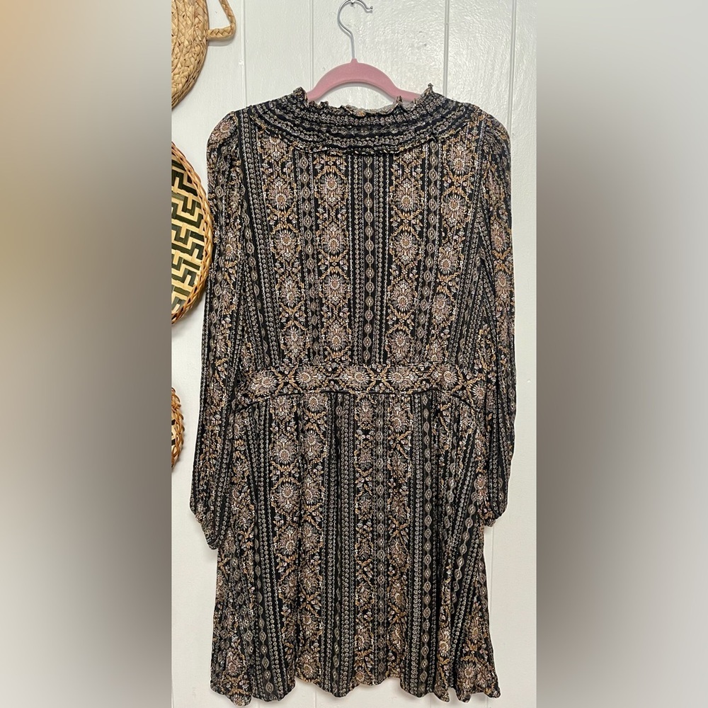 Loft Shimmer Ruffle V-Neck Flare Dress Size 14 STYLE #
755755 - Picture 2 of 9